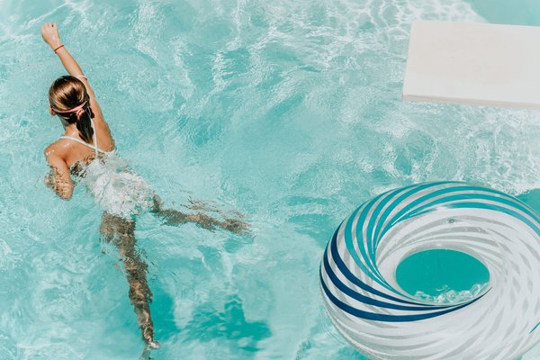 Comment choisir les bons jouets de piscine pour vos enfants ?